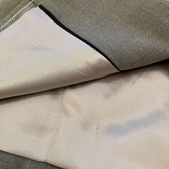 Classic women's suit - Picture 12 of 15